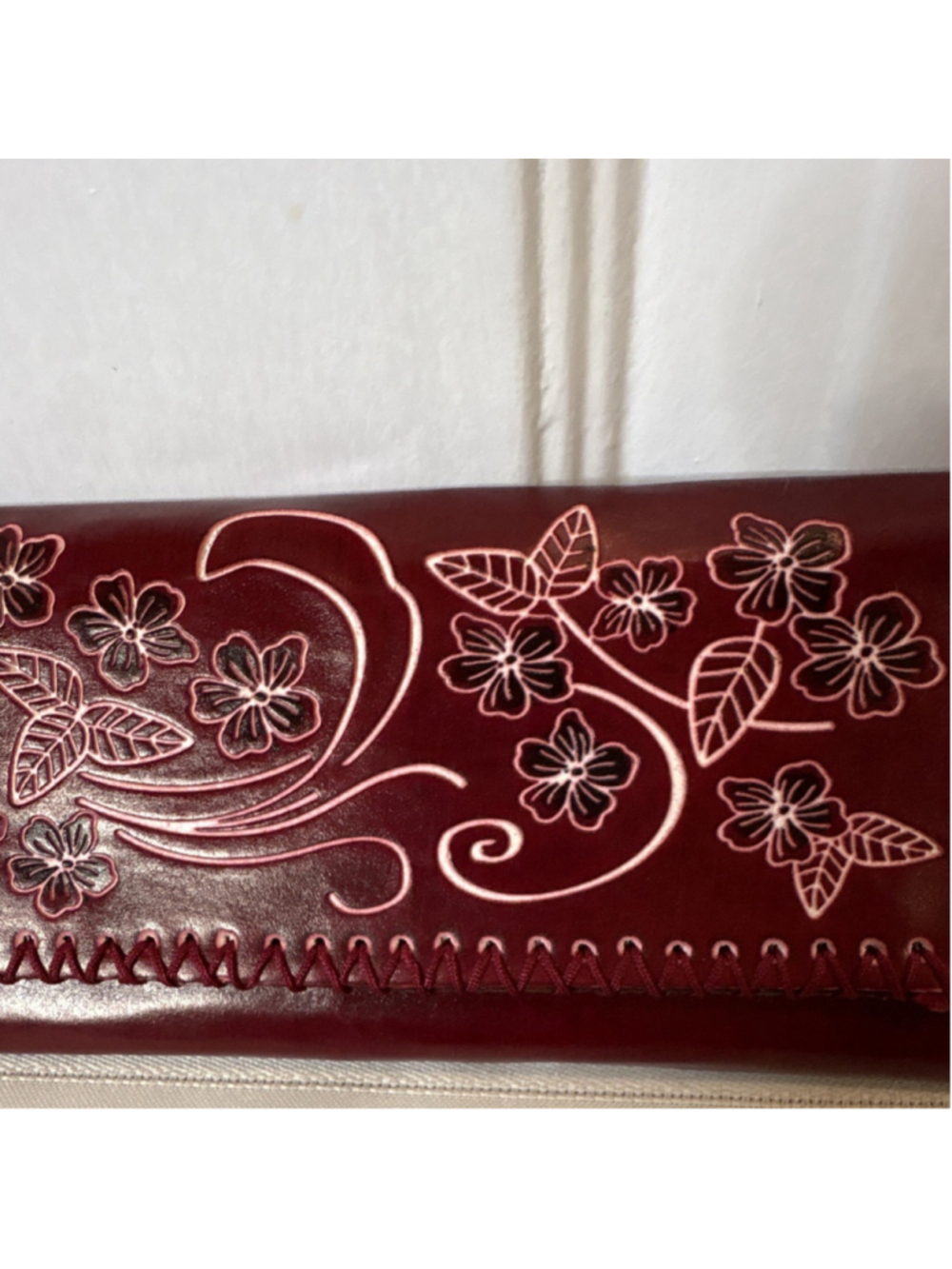 Gold Coast Burgundy Floral Wallet with ID Window & Credit Card Slots - Picture 2 of 6